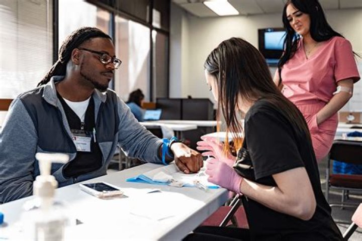Phlebotomy Training Requirements Naperville IL 60540